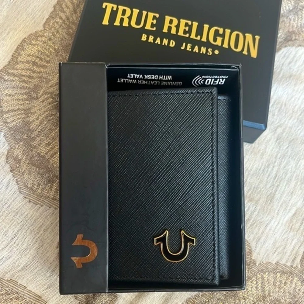 Brand New True Religion Genuine Leather Black/Gold Trifold Pria Wallet RFID